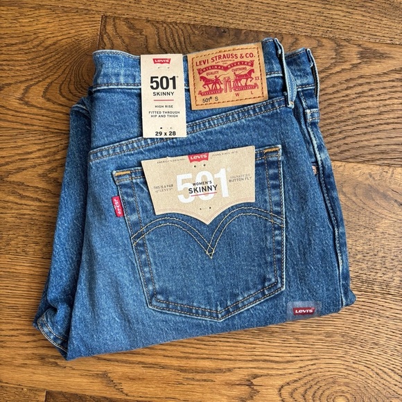 Levi’s 501 High-Rise skinny jeans - Picture 9 of 14